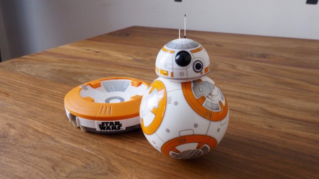 BB-8 - точная копия дроида из "Звездных войн" 